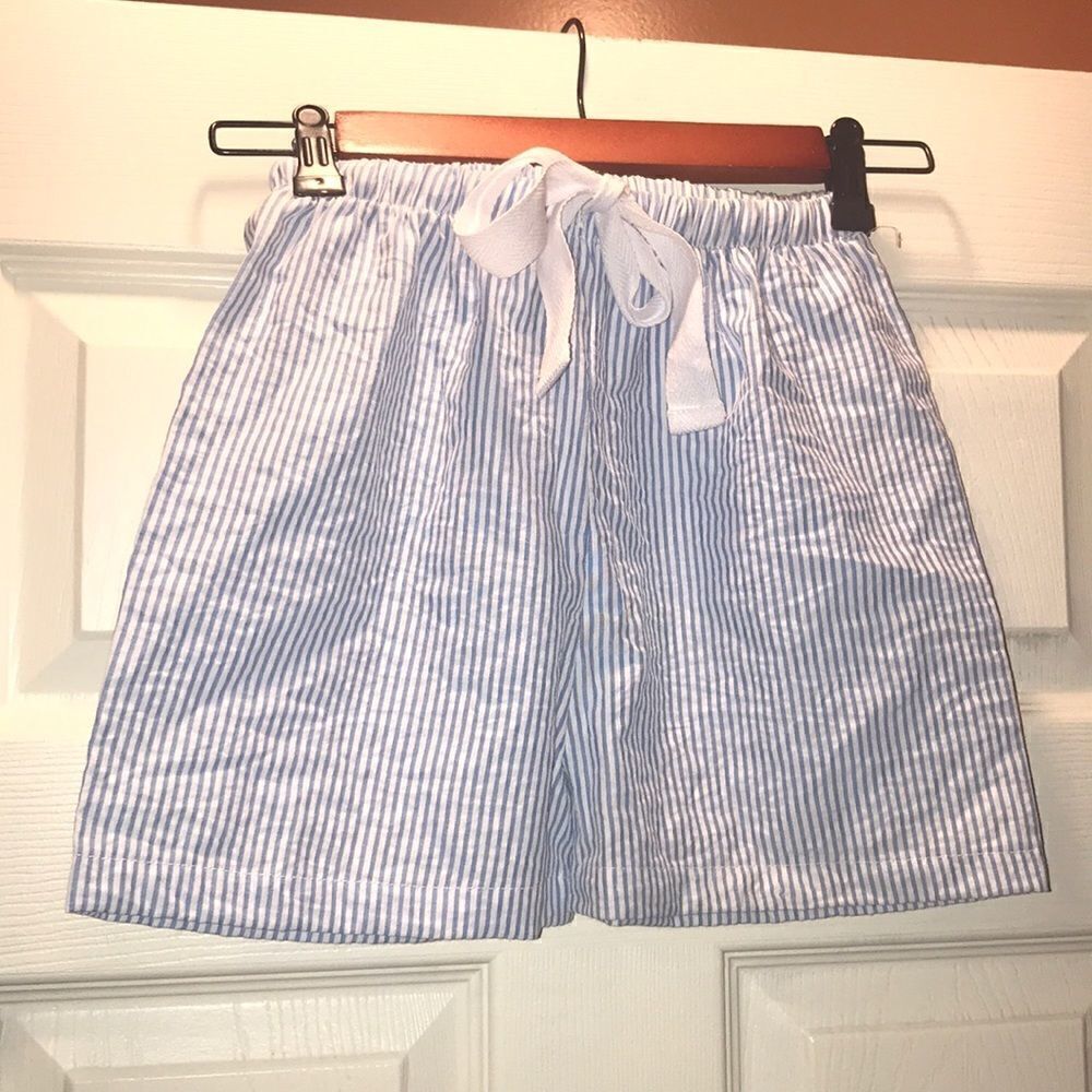 (5/$25) Ellie O Blue & White seersucker Shorts